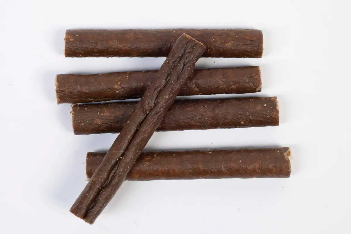 Lamm-Fleisch Rolle ca. 13 cm, Ø ca. 2 cm – für Hunde mit Lamm, natureDOGproducts