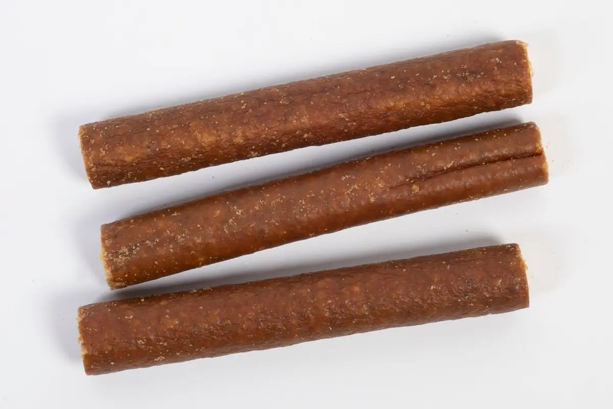 Hirsch-Fleisch Rolle ca. 13 cm, Ø ca. 2 cm – für Hunde mit Wild, natureDOGproducts