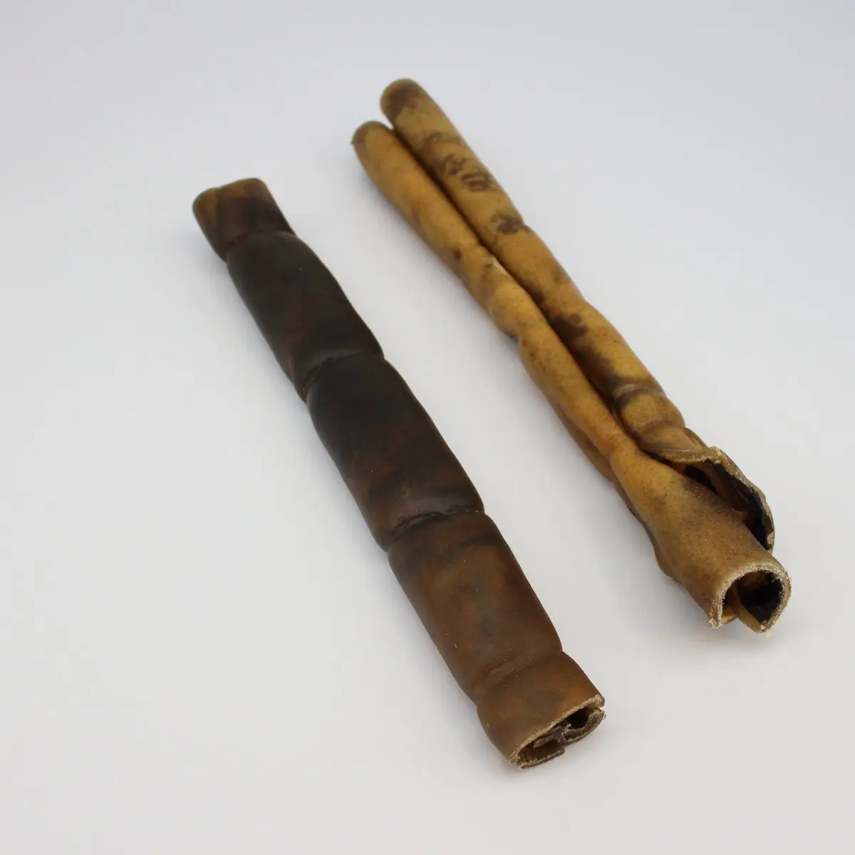 Kamel-Haut gerollt ca. 30 cm – für Hunde mit Kamel, natureDOGproducts