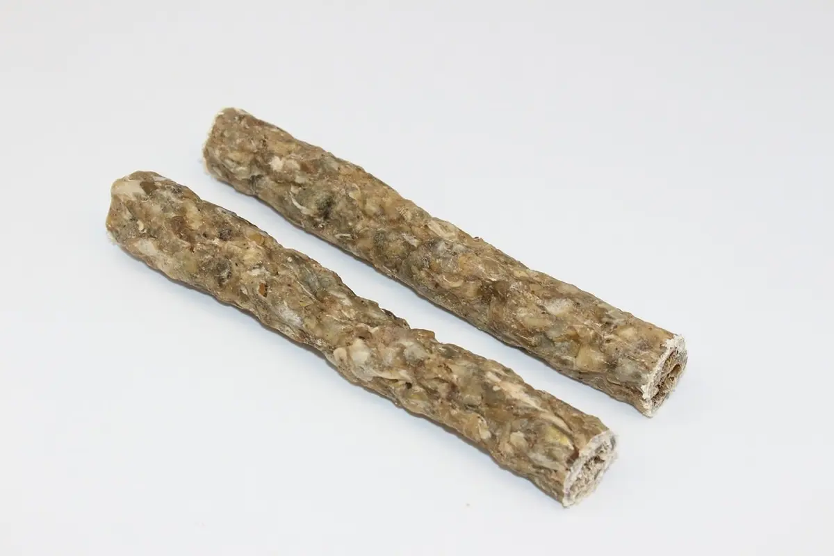 OmegaStick - Rinderhaut mit Lachs 15 cm/Ø 20 mm (35g), 500 St (o.E.) – für Hunde mit Rind, kauhelden
