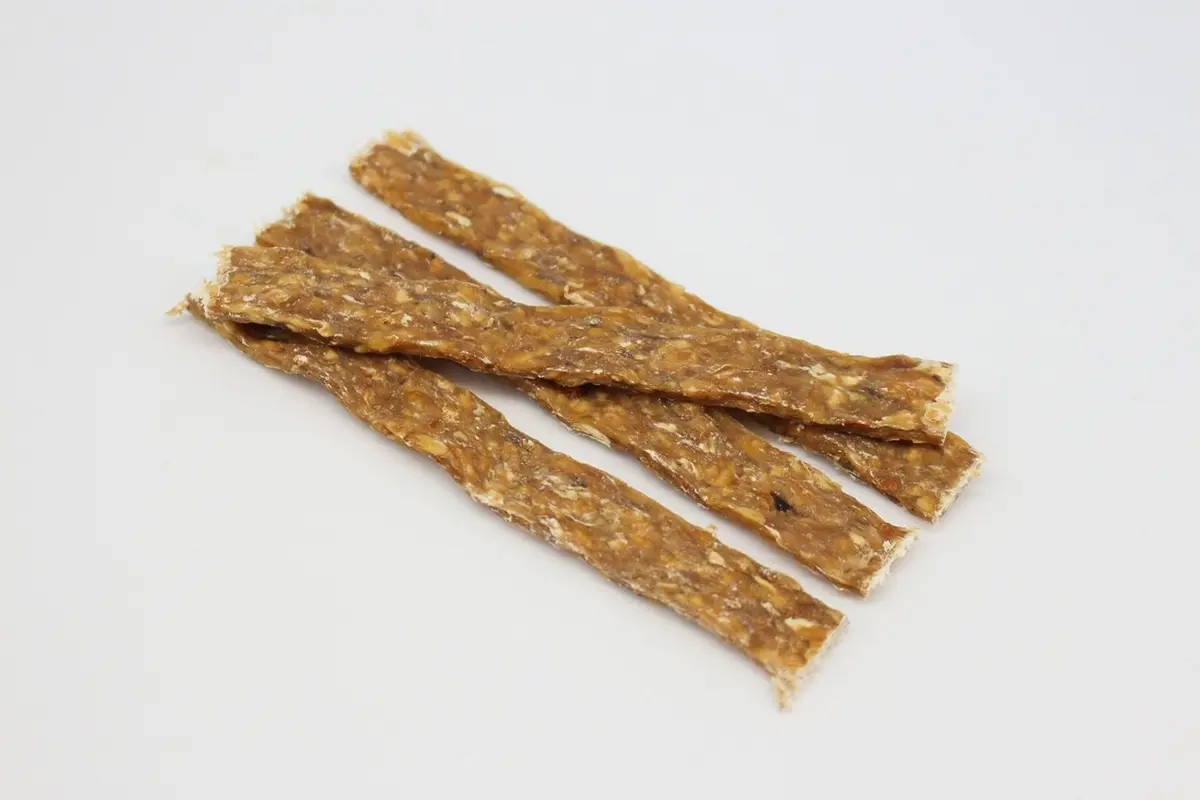 SensiStrip - Hirschhaut pur 12 cm (6g), 1750 St (o.E.) – für Hunde mit Wild, kauhelden